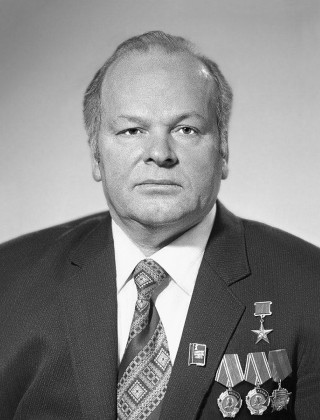 Макаренко Анатолий Иннокентьевич.